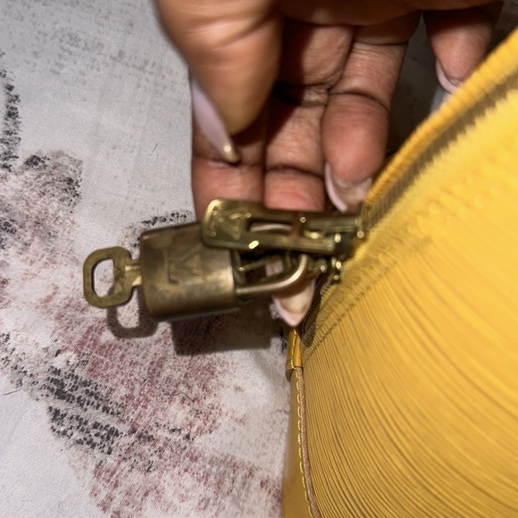 Authentic Louis Vuitton Alma PM - Picture 3 of 7